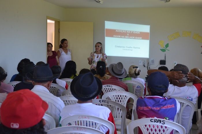 Idosos do CRAS participam de palestra oferecida pelo NASF sobre audição - Imagem 4