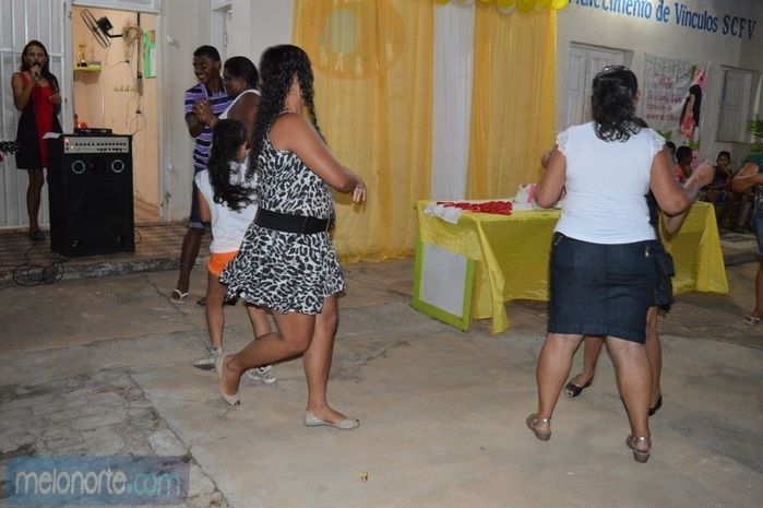 Equipe realiza comemoração em homenagem as Mães do SCFV  - Imagem 52