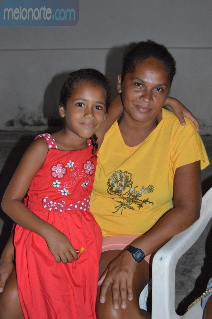 Equipe realiza comemoração em homenagem as Mães do SCFV  - Imagem 8