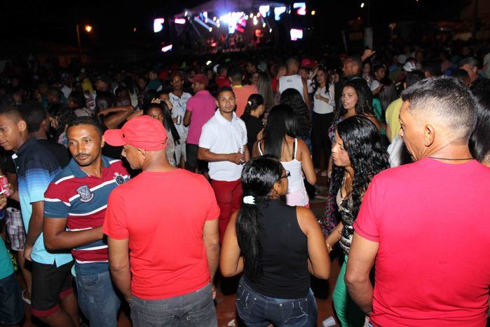 Banda Muleke Doido encerra programação de Aniversário de 53 anos de Francinópolis - Imagem 56