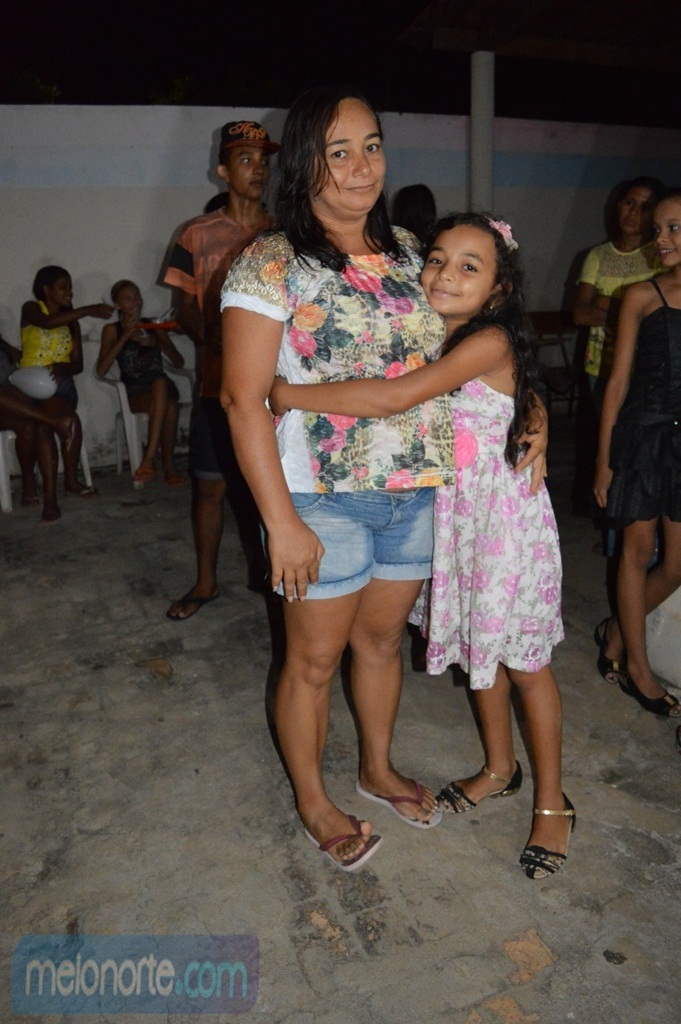 Equipe realiza comemoração em homenagem as Mães do SCFV  - Imagem 25