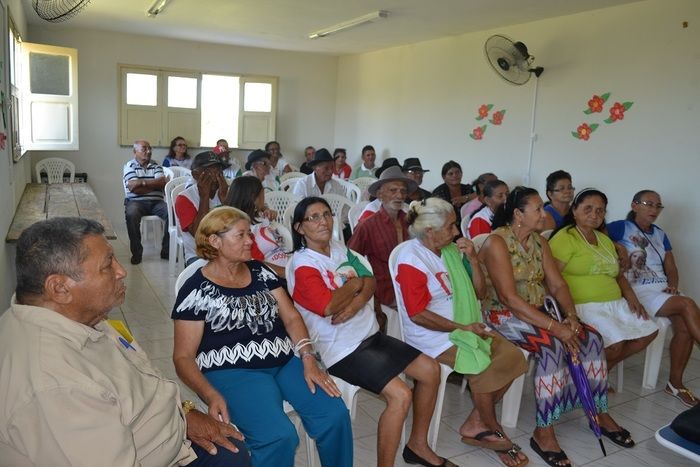 Idosos do CRAS participam de palestra oferecida pelo NASF sobre audição - Imagem 2