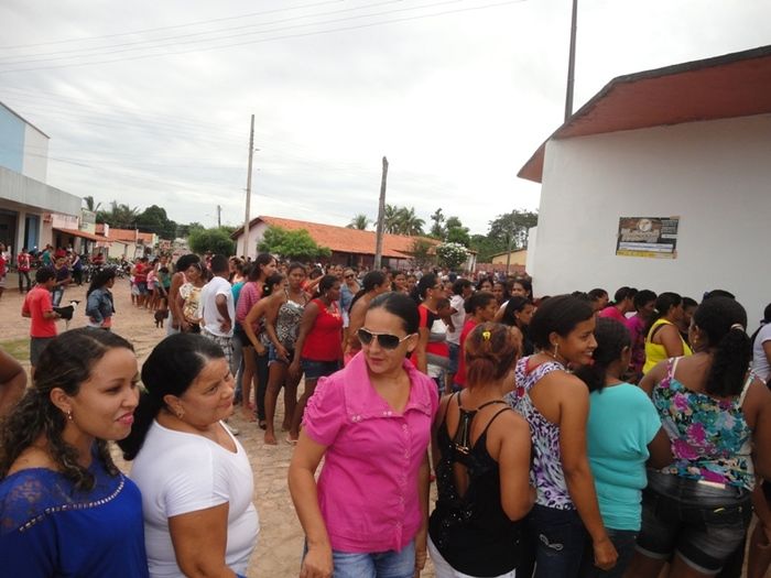 Multidão comparece à festa de homenagens às mães em N. S. dos Remédios - Imagem 3