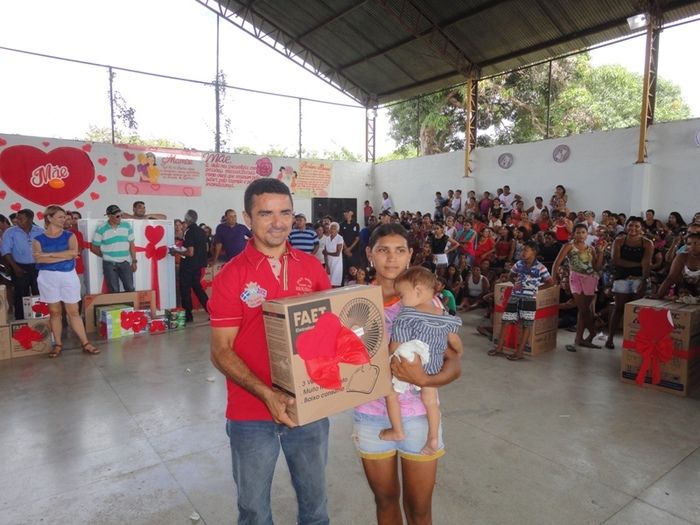 Multidão comparece à festa de homenagens às mães em N. S. dos Remédios - Imagem 80