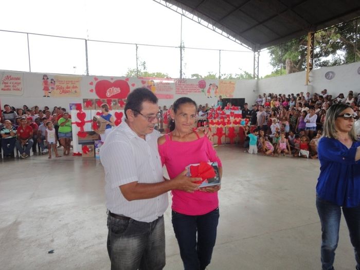 Multidão comparece à festa de homenagens às mães em N. S. dos Remédios - Imagem 63
