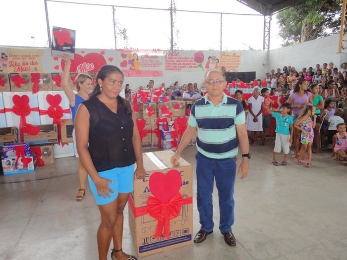 Multidão comparece à festa de homenagens às mães em N. S. dos Remédios - Imagem 54