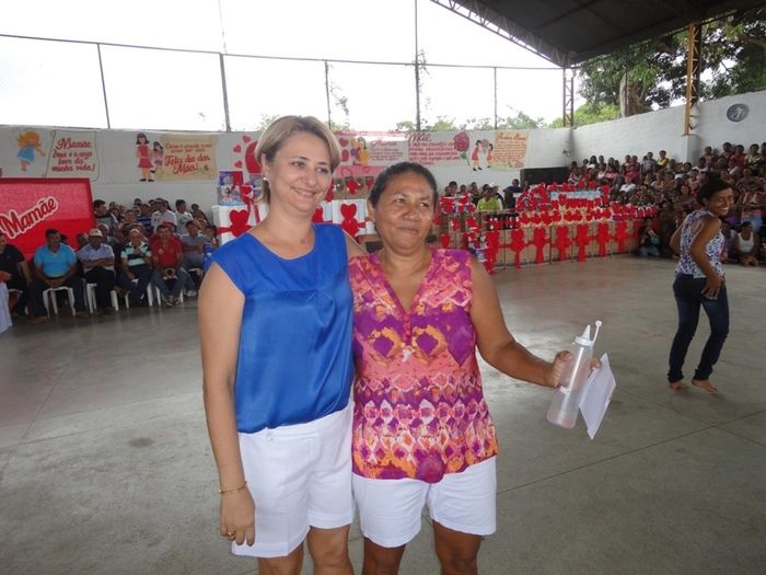 Multidão comparece à festa de homenagens às mães em N. S. dos Remédios - Imagem 35