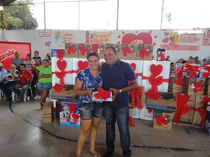 Multidão comparece à festa de homenagens às mães em N. S. dos Remédios - Imagem 58