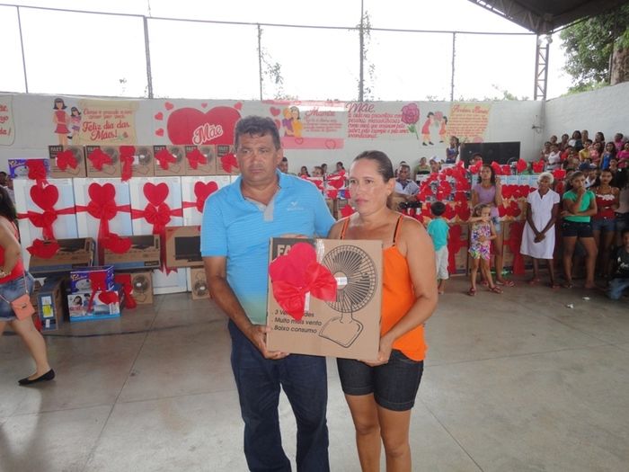 Multidão comparece à festa de homenagens às mães em N. S. dos Remédios - Imagem 53