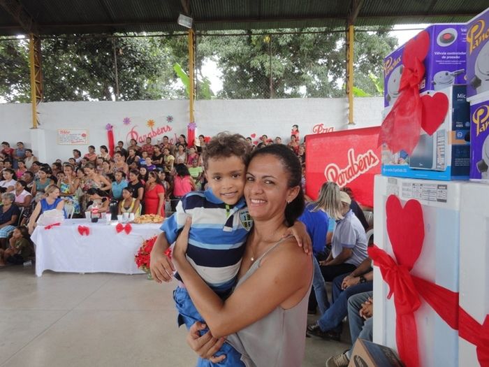 Multidão comparece à festa de homenagens às mães em N. S. dos Remédios - Imagem 49