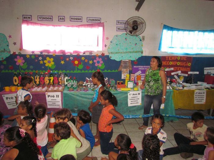 Escola municipal apresenta “Projeto meio ambiente e reciclagem” - Imagem 30