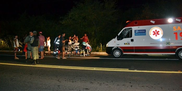 Ciclista sendo socorrido pelo SAMU. (Foto: Kairo Amaral)
