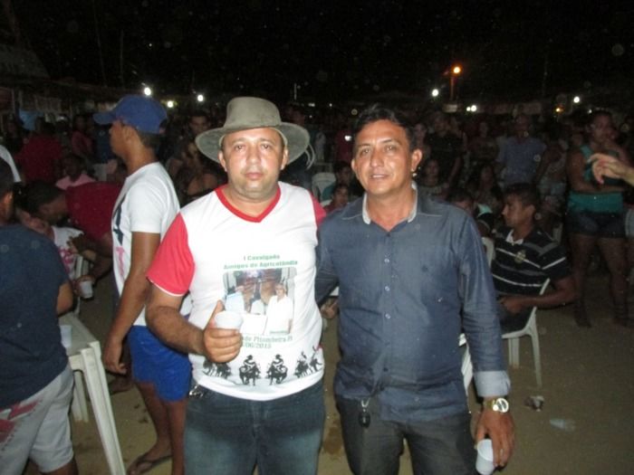 Cizinho e Forró Bandido encerra a última noite de Festejos em Pitombeira - Imagem 24