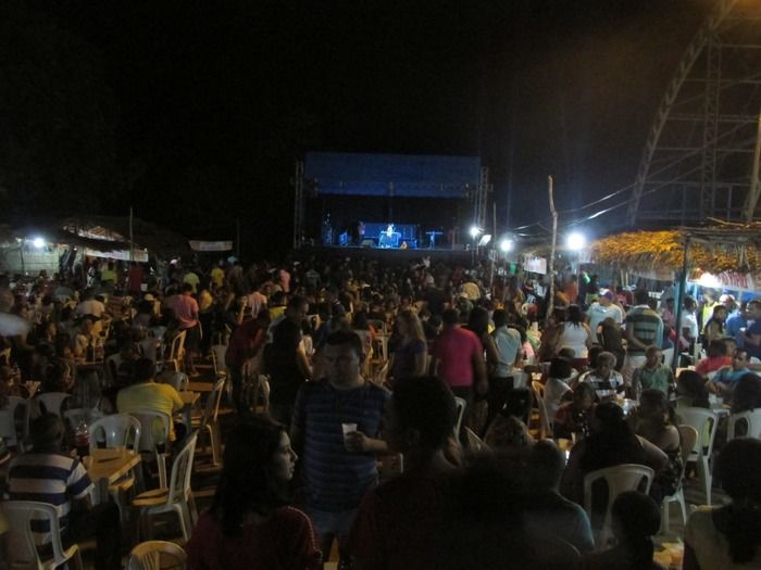 Cizinho e Forró Bandido encerra a última noite de Festejos em Pitombeira - Imagem 12