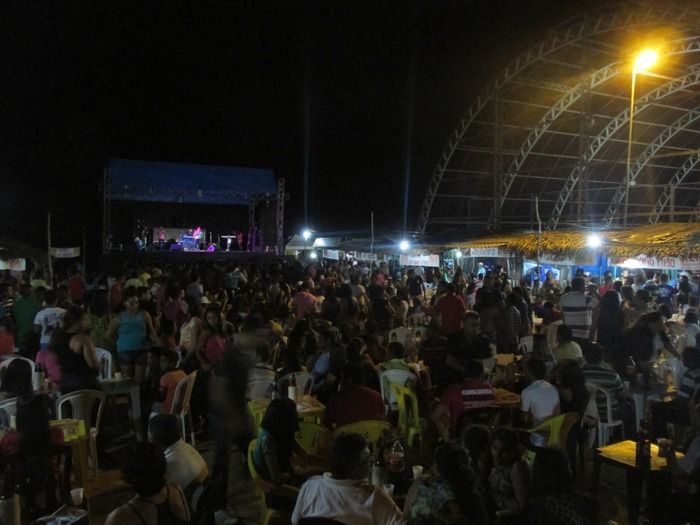 Cizinho e Forró Bandido encerra a última noite de Festejos em Pitombeira - Imagem 14