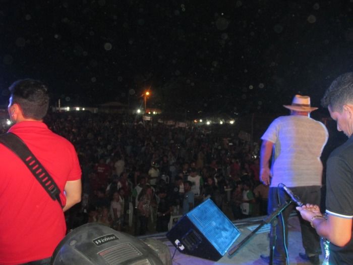 Cizinho e Forró Bandido encerra a última noite de Festejos em Pitombeira - Imagem 5