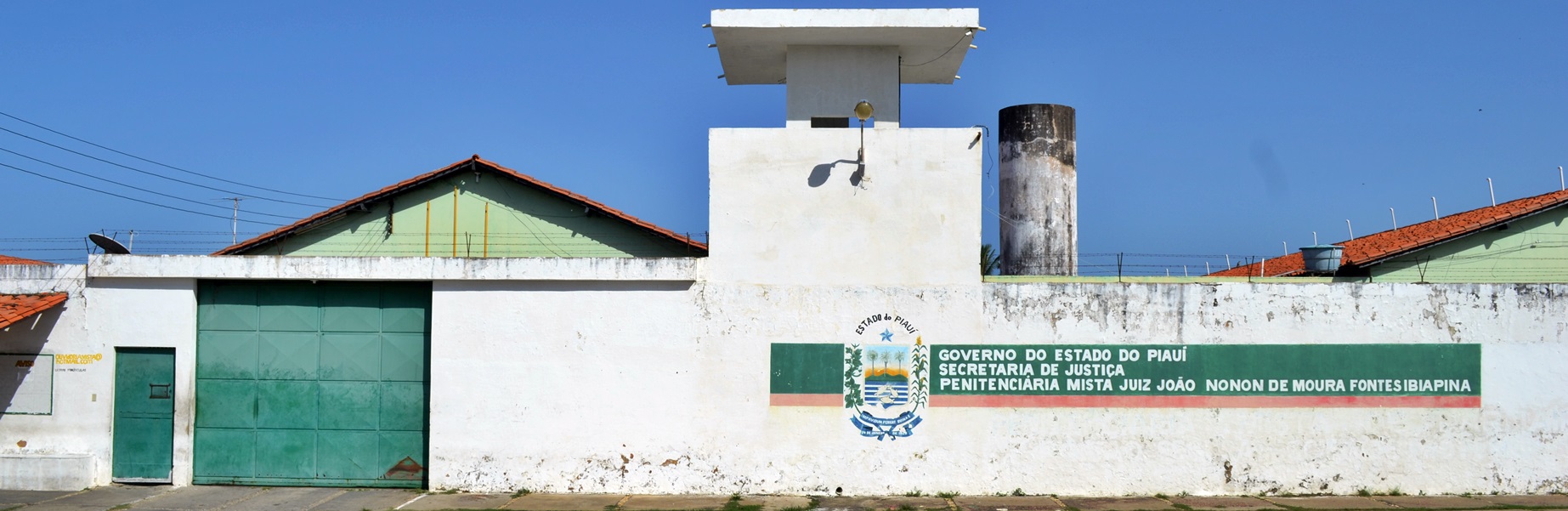 Detento se esconde em lagoa de fezes durante tentativa de fuga