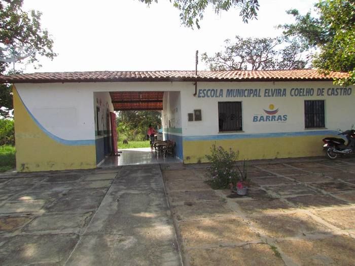 Prefeitura continua com entrega de fardamentos em escolas municipais - Imagem 4