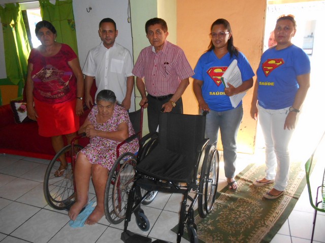 Prefeito Dr. Zé Maria Realizou Mais Uma Entrega de Cadeiras de Rodas - Imagem 4