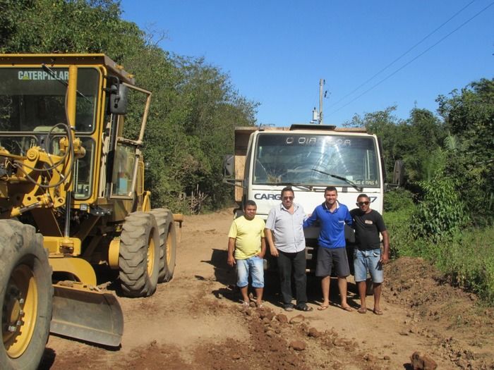 Prefeito Walter Alencar acompanha a recuperação da estrada de Mangabeira Zona rual de Agricolândia - Imagem 8
