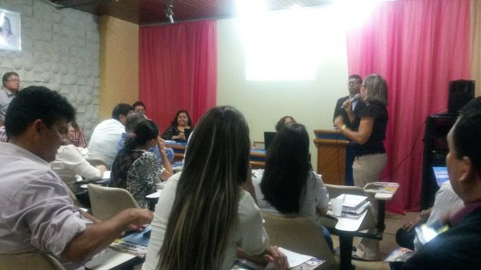 A prefeita de Francinópolis participa de reunião da ADH para tratar da conclusão das obras do Programa  Minha Casa, Minha Vida Sub50 - Imagem 1