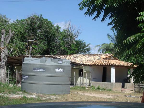 Do sonho à realidade: Prefeita Vânia Ribeiro entrega cisternas para 500 famílias de Cajueiro da Praia - Imagem 3