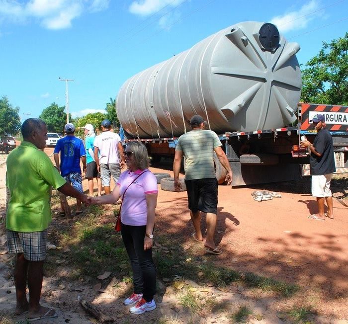 Do sonho à realidade: Prefeita Vânia Ribeiro entrega cisternas para 500 famílias de Cajueiro da Praia - Imagem 12
