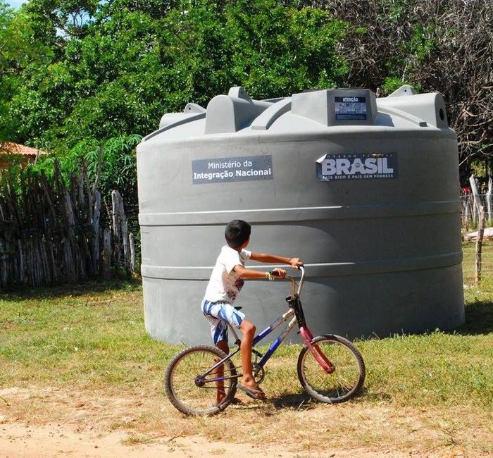 Do sonho à realidade: Prefeita Vânia Ribeiro entrega cisternas para 500 famílias de Cajueiro da Praia - Imagem 7