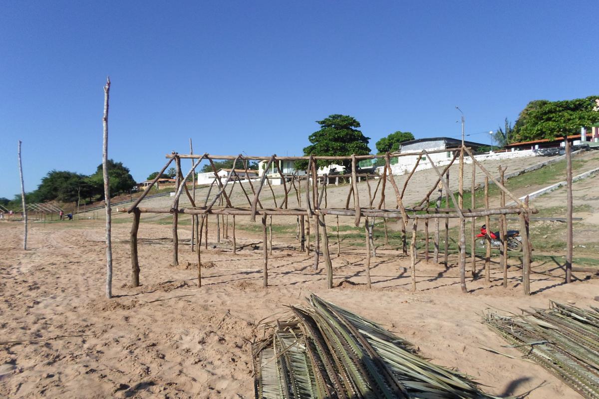 Tem inicio as montagens das barras na praia fluvial do Velho Monge para o tradicional festival de verão 2015