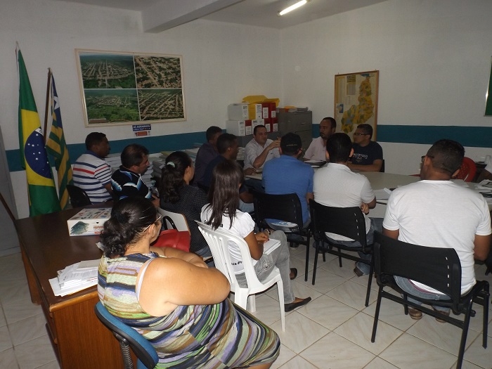 Prefeito Delano Parente realizou reunião com os secretários e assessores para definir “Prefeitura Itinerante”  - Imagem 2