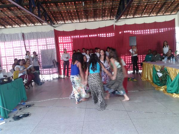 Durante evento professores fazem manifesto contra terceirização - Imagem 13