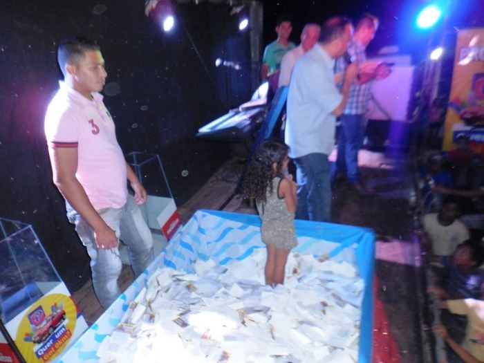 Supermercado sorteou um carro 0 km neste sábado dia 30/05/15 em Redenção do Gurguéia  - Imagem 1