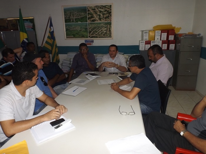 Prefeito Delano Parente realizou reunião com os secretários e assessores para definir “Prefeitura Itinerante”  - Imagem 1