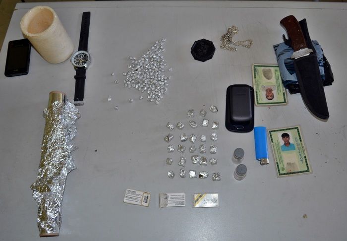 PM apreende 165 pedras de crack e 28 trouxinhas de maconha em Parnaíba - Imagem 1