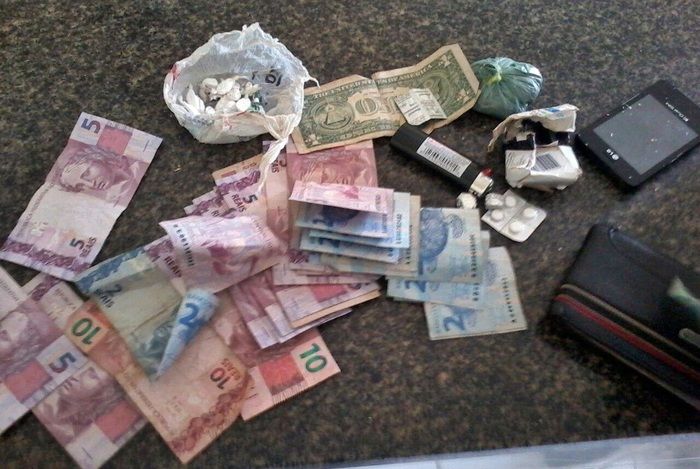 Dupla é presa em Parnaíba com 20 trouxinhas de cocaína e porção de maconha - Imagem 3
