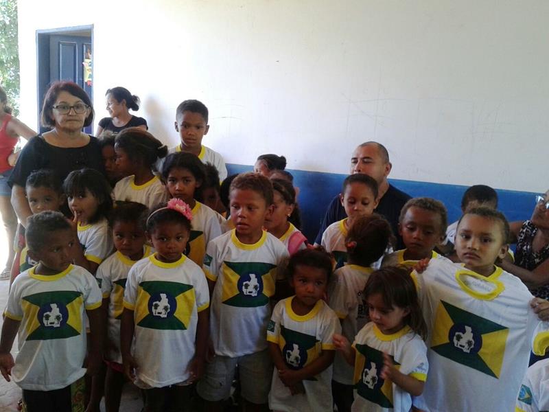 Alunos de escolas públicas municipais de Batalha recebem kit escolar