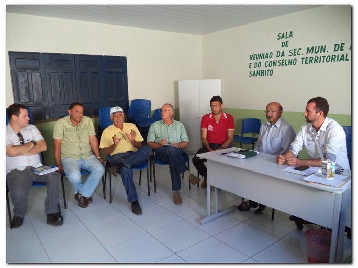 Prefeito Dr. Moura se reúne com Produtores de Leite da Região - Imagem 1
