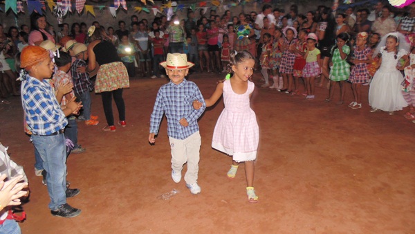 Escolinha Tia Loura realizou Arraia com crianças  - Imagem 22