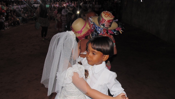 Escolinha Tia Loura realizou Arraia com crianças  - Imagem 18