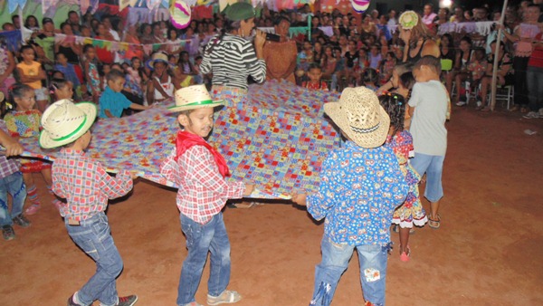 Escolinha Tia Loura realizou Arraia com crianças  - Imagem 13
