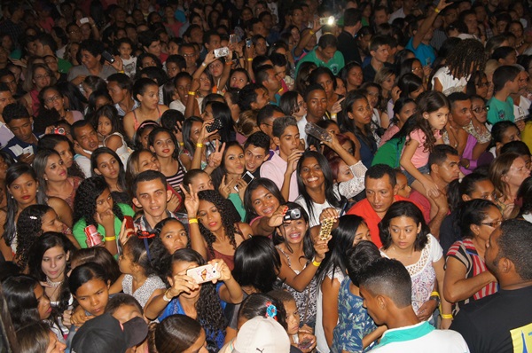 Um show que marco o extremo sul do Piauí  - Imagem 30