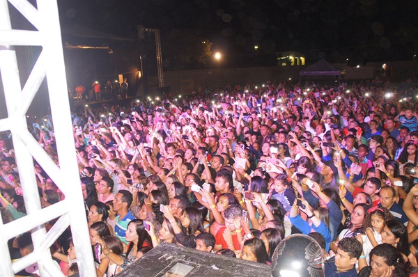 Um show que marco o extremo sul do Piauí  - Imagem 37