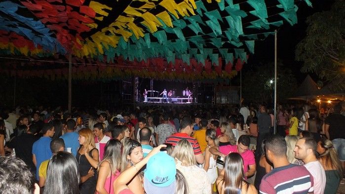 Tá bombando o 29º Festejos Juninos do bairro Codó em Dom Expedito Lopes - Imagem 33