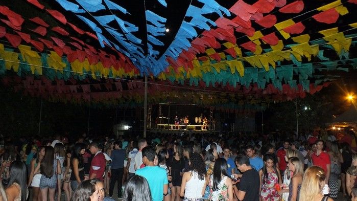 Tá bombando o 29º Festejos Juninos do bairro Codó em Dom Expedito Lopes - Imagem 29