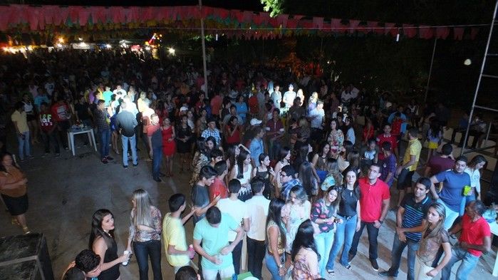 Centenas de pessoas prestigiaram   o  segundo dia dos  festejos do bairro Codó em Dom Expedito Lopes - Imagem 82