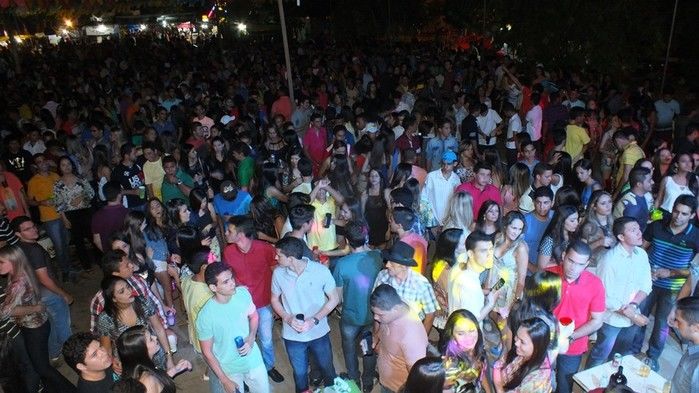 Centenas de pessoas prestigiaram   o  segundo dia dos  festejos do bairro Codó em Dom Expedito Lopes - Imagem 103