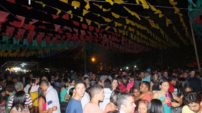 Centenas de pessoas prestigiaram   o  segundo dia dos  festejos do bairro Codó em Dom Expedito Lopes - Imagem 117