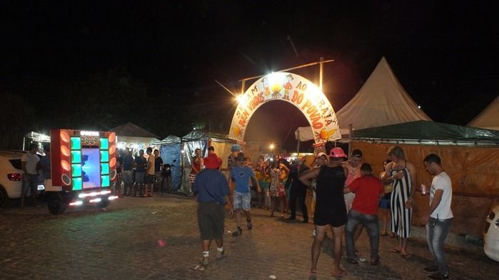 Centenas de pessoas prestigiaram   o  segundo dia dos  festejos do bairro Codó em Dom Expedito Lopes - Imagem 26