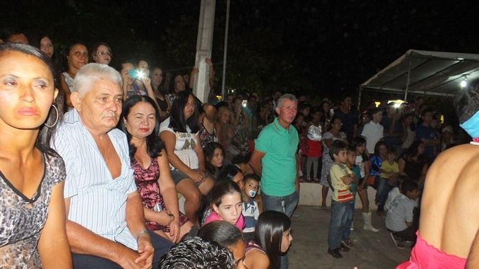 Centenas de pessoas prestigiaram   o  segundo dia dos  festejos do bairro Codó em Dom Expedito Lopes - Imagem 47