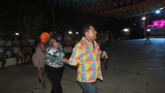 Centenas de pessoas prestigiaram   o  segundo dia dos  festejos do bairro Codó em Dom Expedito Lopes - Imagem 54